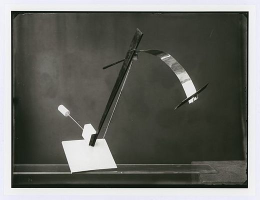 Study in Balance, from László Moholy-Nagy's Preliminary Course, author: Marianne Brandt / photo: Lucia Moholy, 1923.